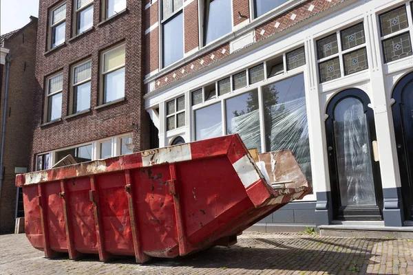 Tackle Your Cleanup Project with a Reliable Dumpster Rental