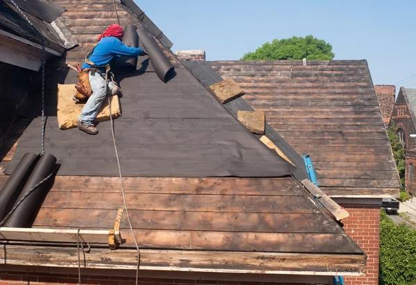 Choosing Between Residential and Commercial Roofing Contractors in Mokena