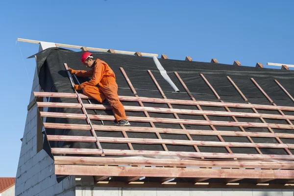 Common Roofing Issues in Phoenix and How a Contractor Can Help